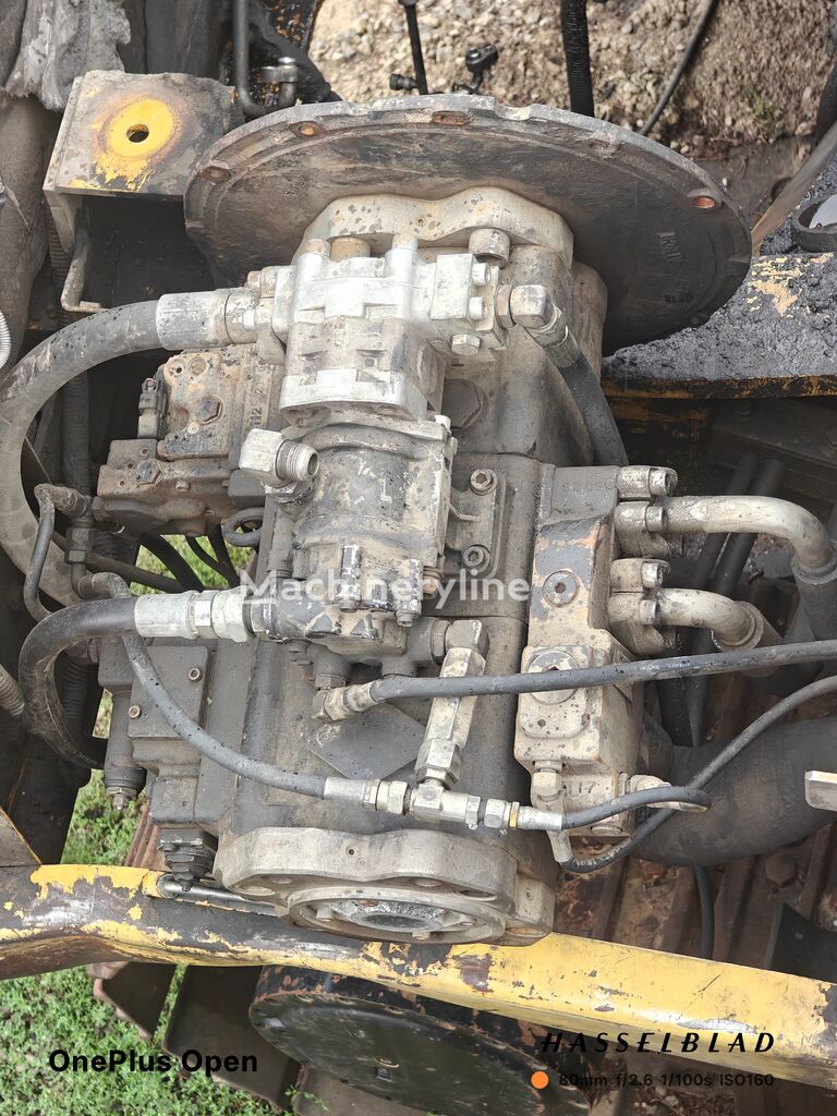 New Holland E 215 hydraulic pump for excavator - Machineryline