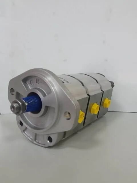 Pompa Hidraulică pentru Miniexcavator hydraulic pump for Bobcat 444 – Model Compact cu Conexiuni Multiple construction equipment