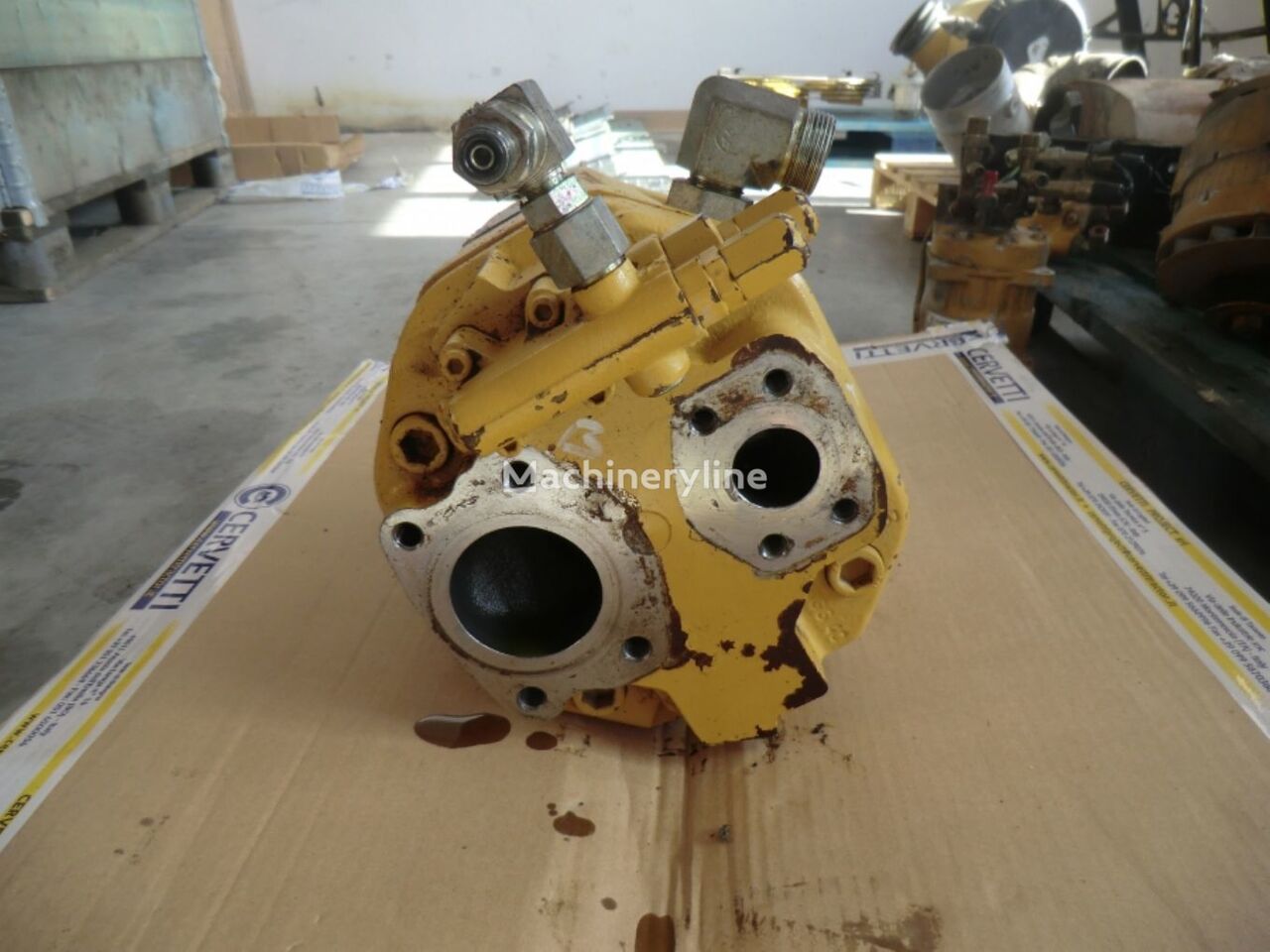 굴절식 덤프 트럭 Caterpillar 735 AWR00399용 유압 펌프 STEERING PISTON PUMP GP 1537020 - Machineryline