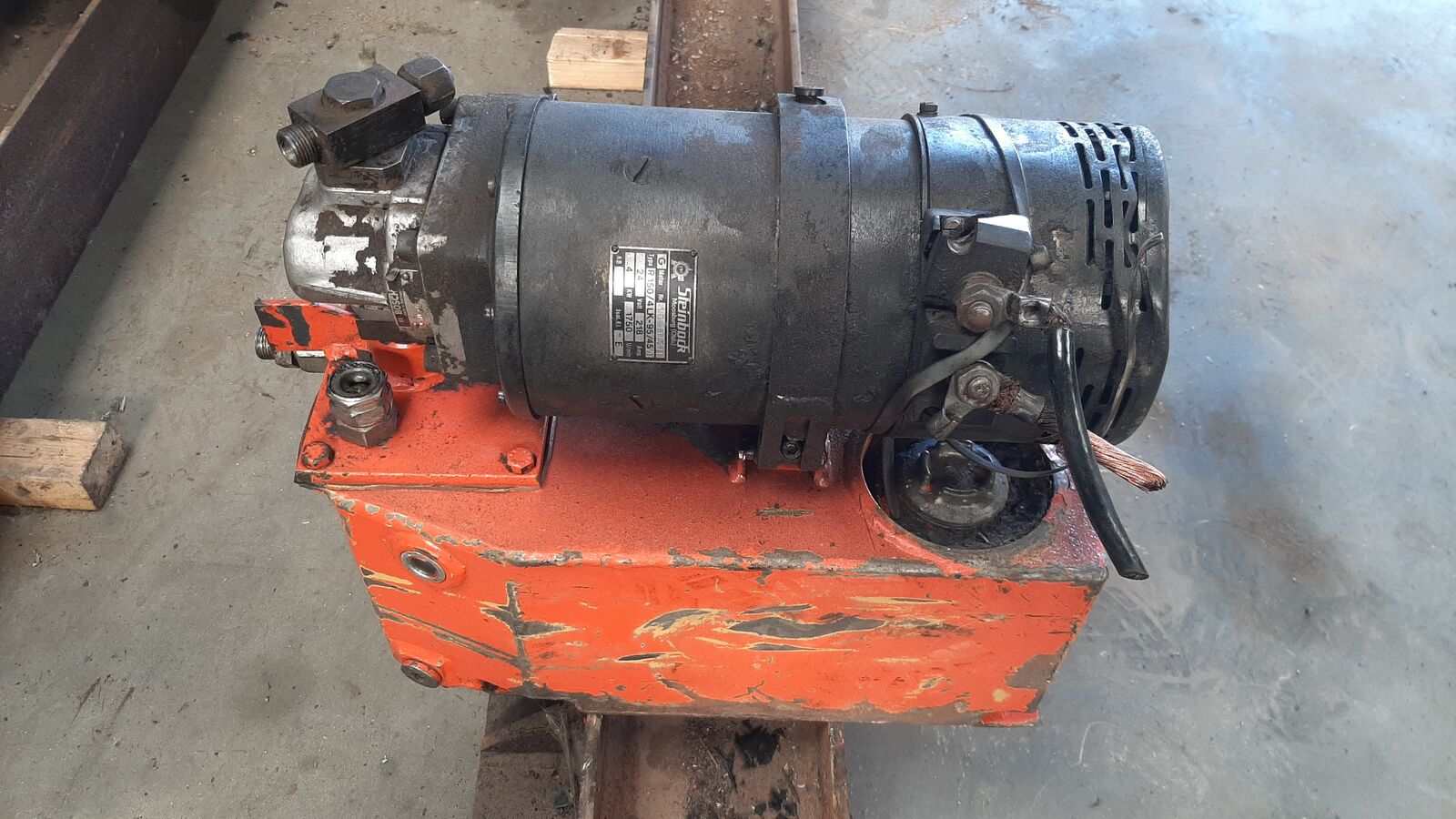 Steinbock R 150 kuormausnosturi Steinbock R150 * 24v hydraulipumppu