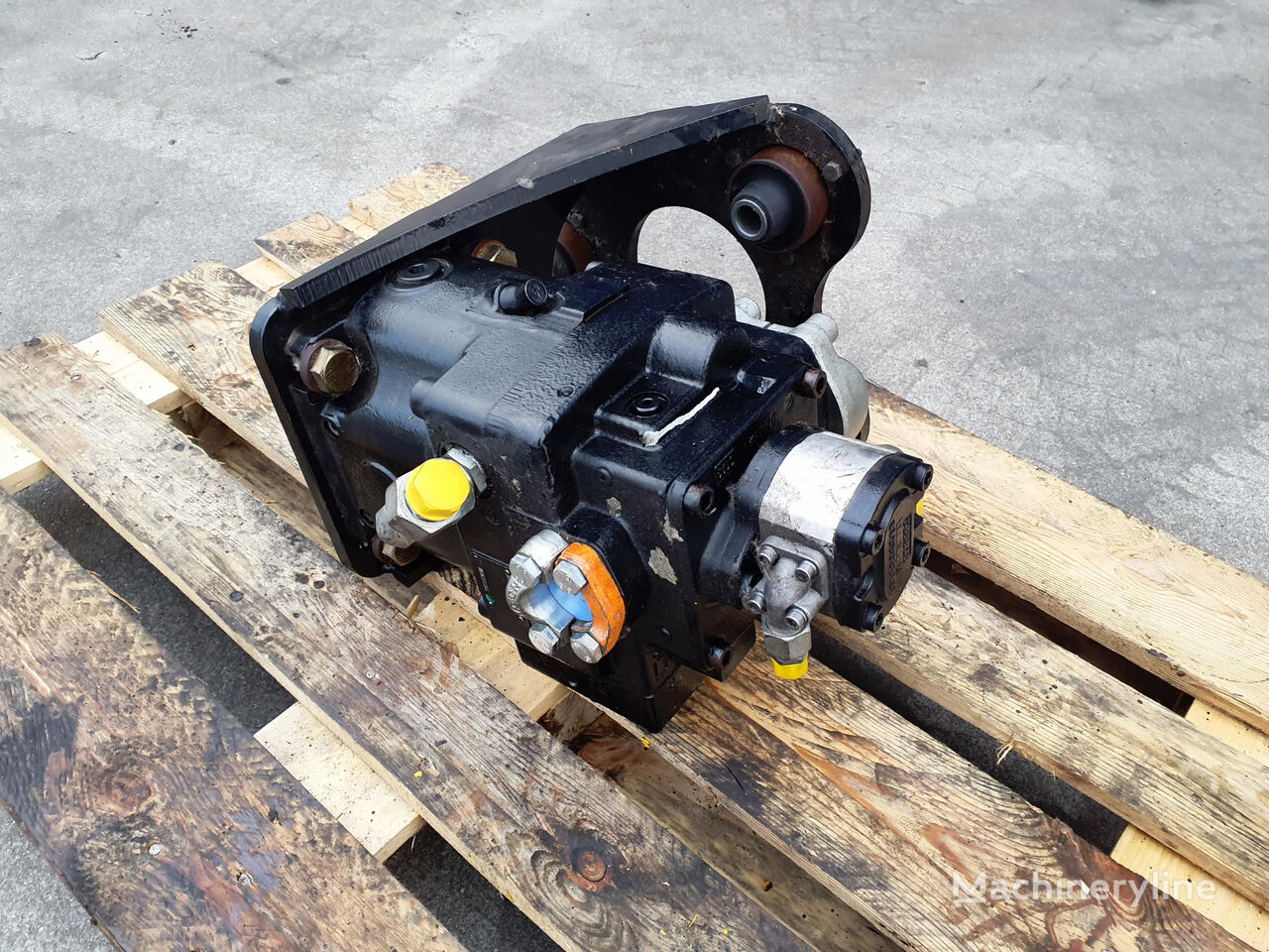 Terex Challenger 3160 ajoneuvonosturi Terex Challenger 3160 Hydraulic pump hydraulipumppu