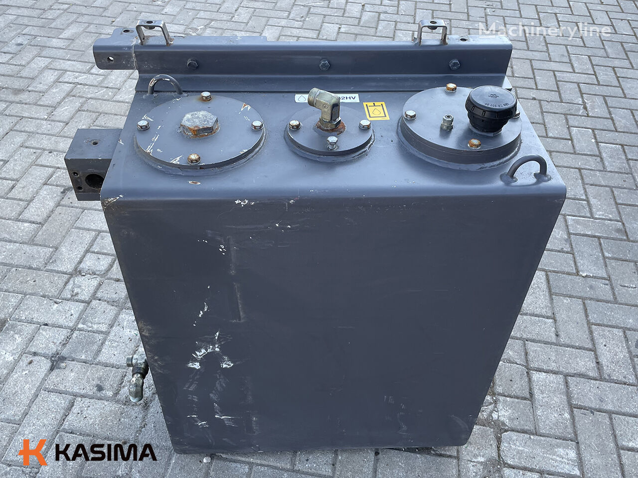 挖掘机 Volvo EW160B 的 液压柜 Volvo EW160B Hydraulic oil tank