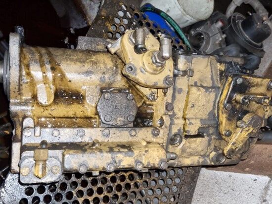 bomba de inyección para Caterpillar D6H  bulldozer