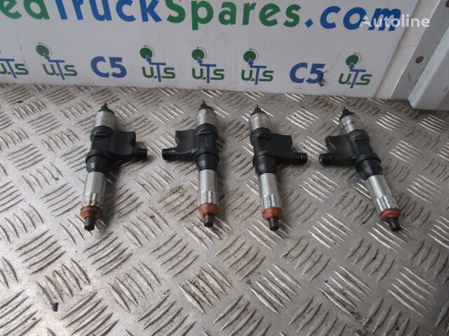 Isuzu DENSO (4) 636302J00038 injector for Isuzu NQR / N75 EURO 4 truck