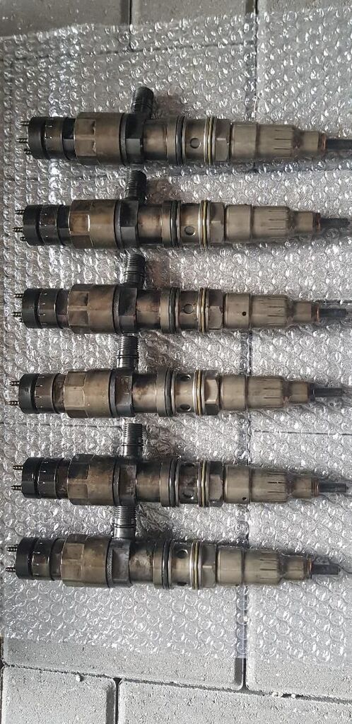 牵引车 Mercedes-Benz Actros MP4 EURO5, EURO6 的 喷油器 Mercedes-Benz Actros MP4, EURO5, EURO6, EURO 5, EURO 6 emission injectors, inj