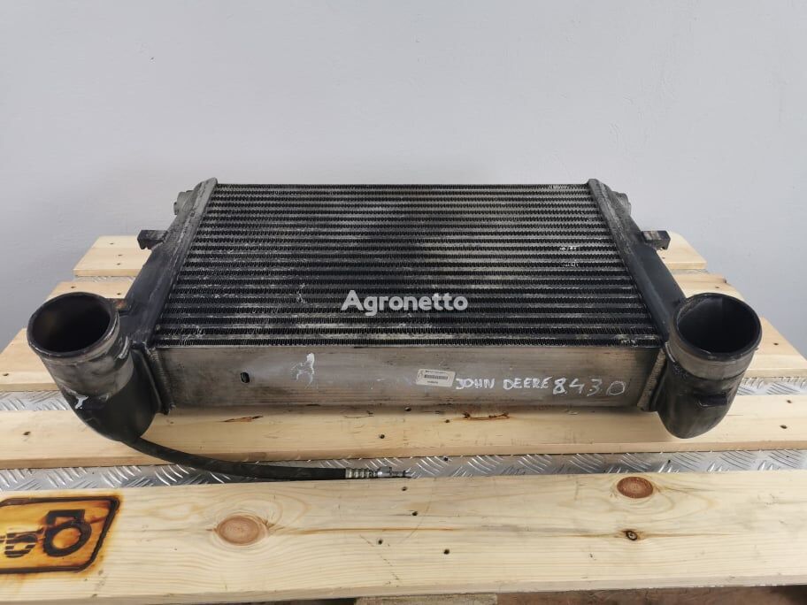 intercooler John Deere serii 8000 {2009r.} for hjul traktor