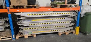 loading ramp for semi-trailer