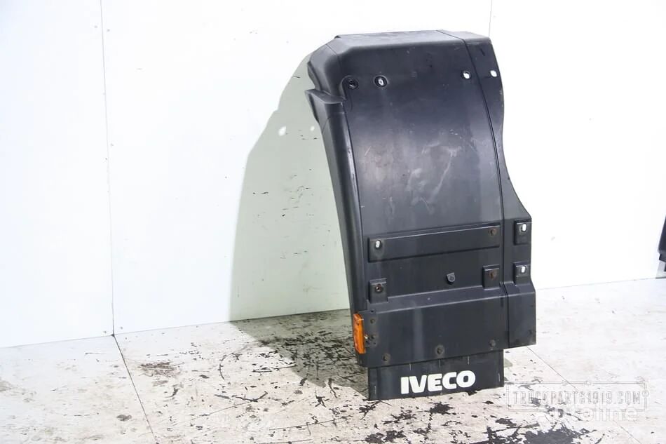 IVECO Body & Chassis Parts Spatscherm Li. Used 504208558 mudguard for truck