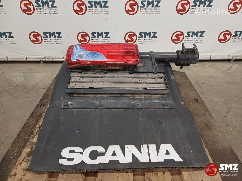 крыло Scania Occ Spatbord achteraan links met steun en achterli для грузовика