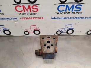 Ford Adaptateur de frein de remorque pour s&eacute;ries TW, TW10, TW20 et TW30 E3NN2N160AA pour tracteur &agrave; roues