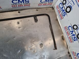 Ford 6610 10, Tw, 30 Ser Sq Cab Back Window Upper Frame E5nn9442208aa E5NN9442208AA na kolesov&eacute;ho traktora