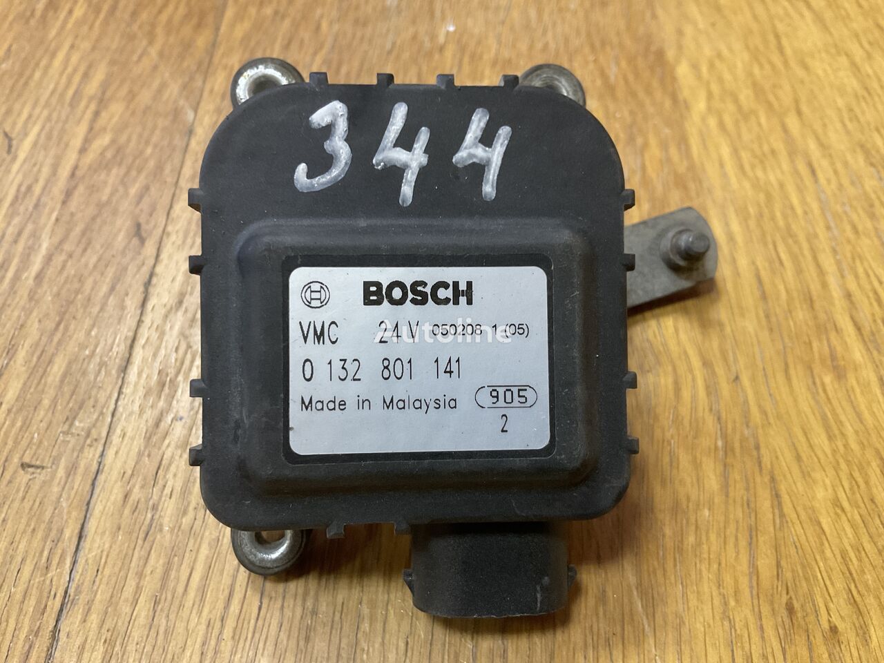 0132801141 Motorchik zaslonki otopitelya Bosch  Bosch VMC 24V 0132801141 pentru autobuz Setra