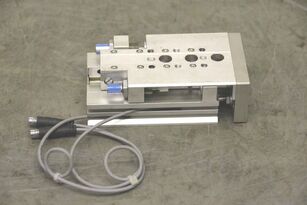 Linearantrieb Mini- Schlitten Festo SLT-16-50 pour mat&eacute;riel industriel