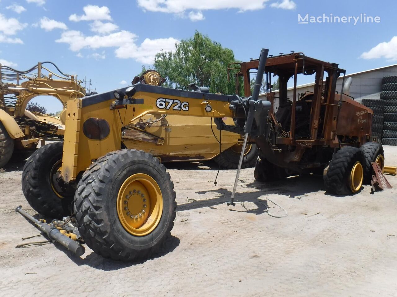 قطعة الغيار الأخرى للمحرك SOPORTE  T232971 لـ ممهدة الطرق John Deere 672G