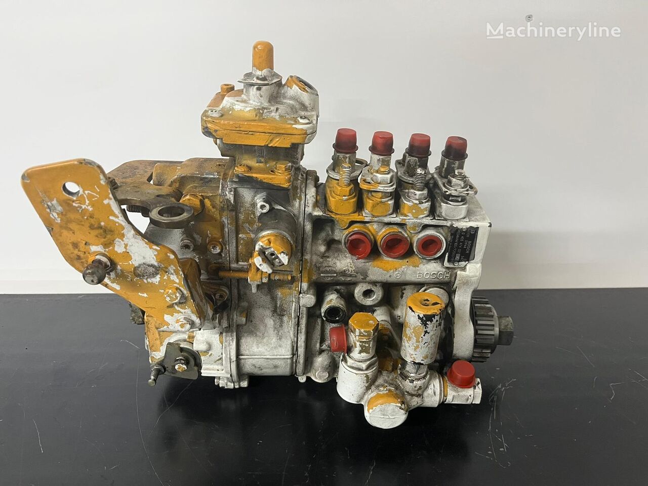 Bosch Fuelpump D924 TI E Bosch tüübi jaoks Liebherr D924 TI E - Machineryline