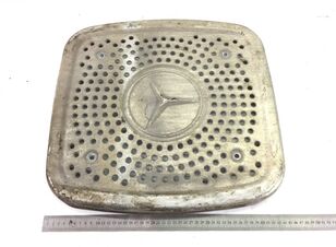 Mercedes-Benz Atego, Atego 2, Atego 3 (1996-) トラクタートラックのためのFront Muffler Cover  Mercedes-Benz Atego 1828 (01.98-12.04)