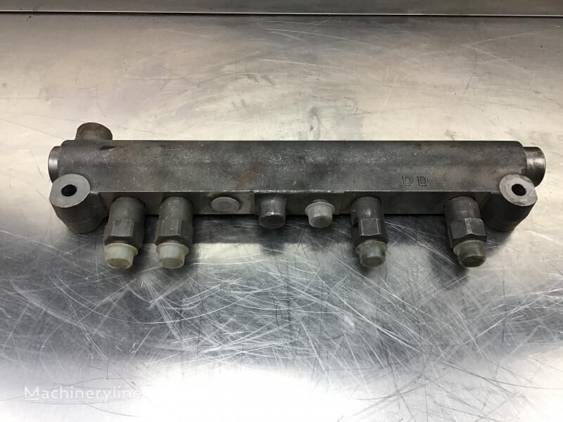 High Pressure Rail Right Liebherr 10116120 pour excavateur Liebherr D9508