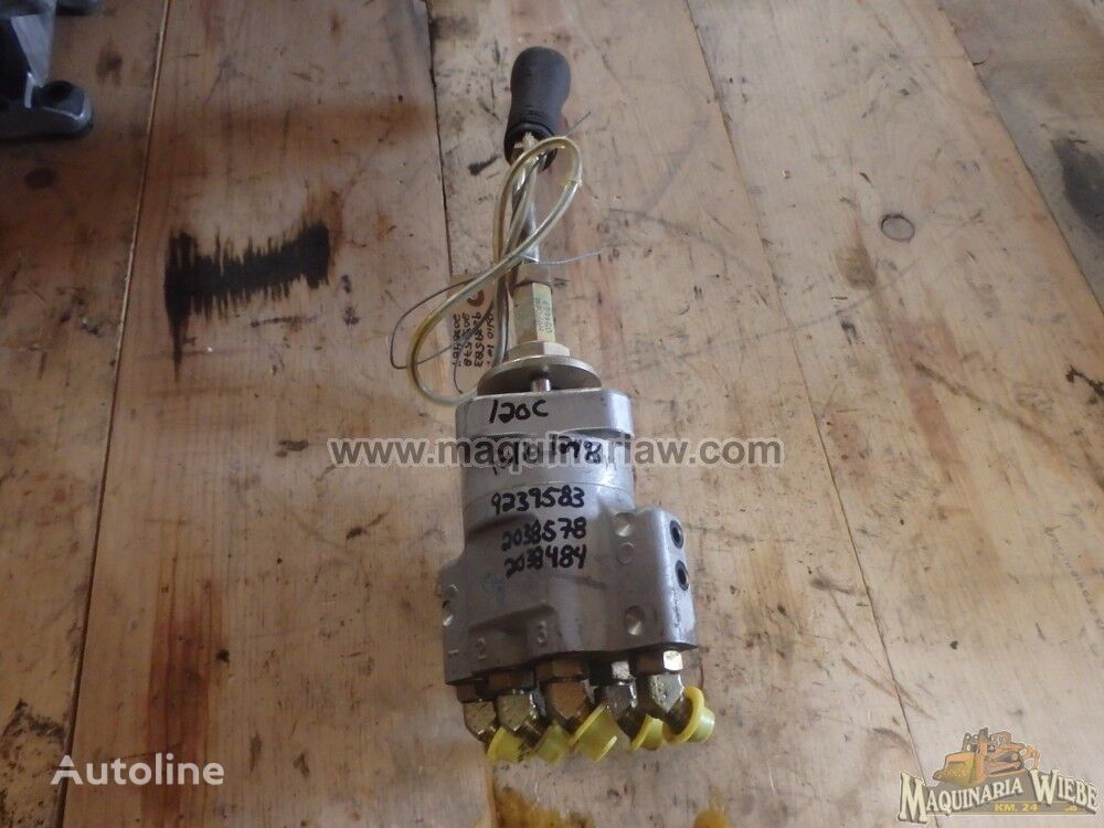 CONTROL ( JOYSTICK ) 9239583 drugi rezervni dio za hidrauliku za John Deere 120C bagera