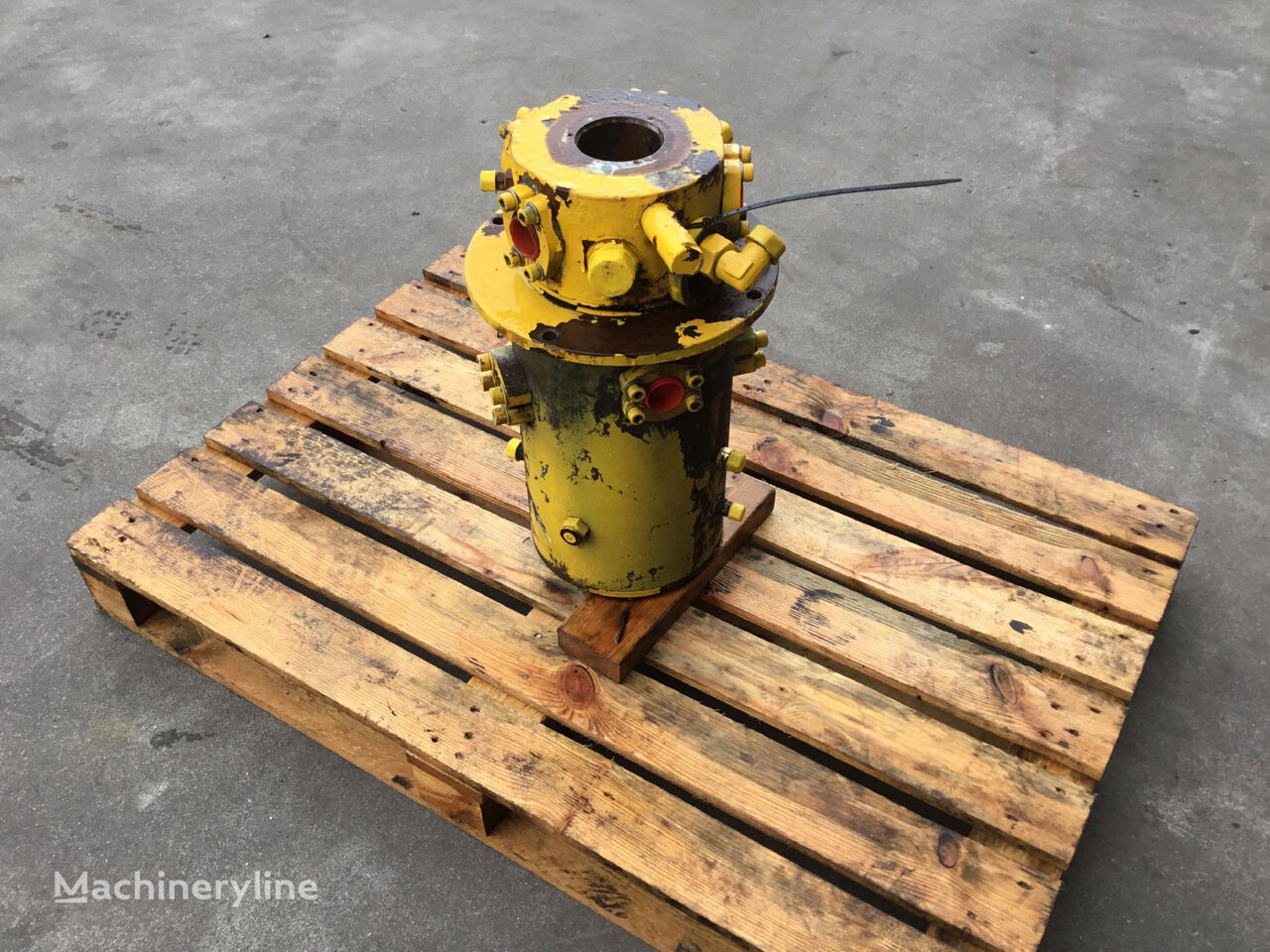 hydraulic swivel Grove Grove GMK 3055 hydraulic swivel 03323388 для автокрана Grove GMK 3055