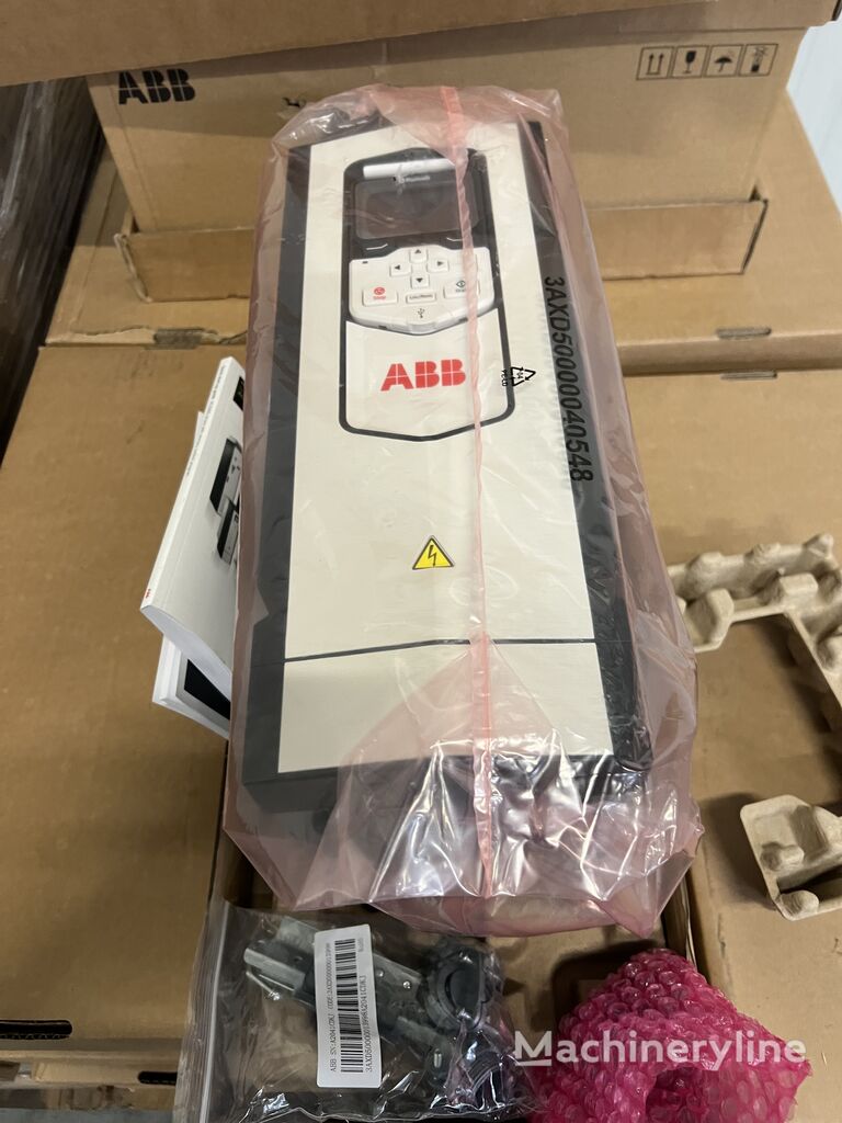 ABB ACS880-01-017A-3+E200 Neu  ABB ACS880 pour convoyeur à courroie ABB ABB ACS880