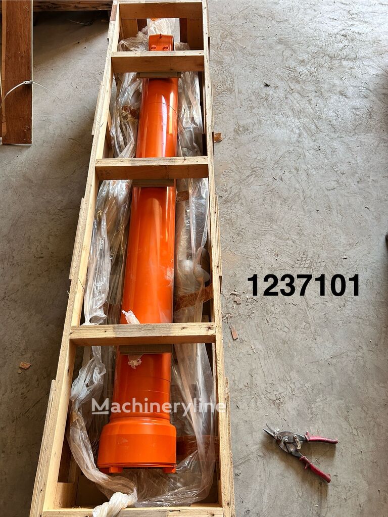 TUBE CYLINDER Hitachi 1237101 для экскаватора