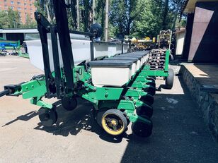 Transportniy vozik   John Deere paredzēts John Deere 7000-7200 sējmašīnas