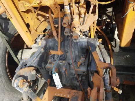 Massey Ferguson 5400, 6400 Ser 5455 Lift Cover 4305167m2, 3796053m13, 3796054m13 4305167M2 for wheel tractor - Agroline