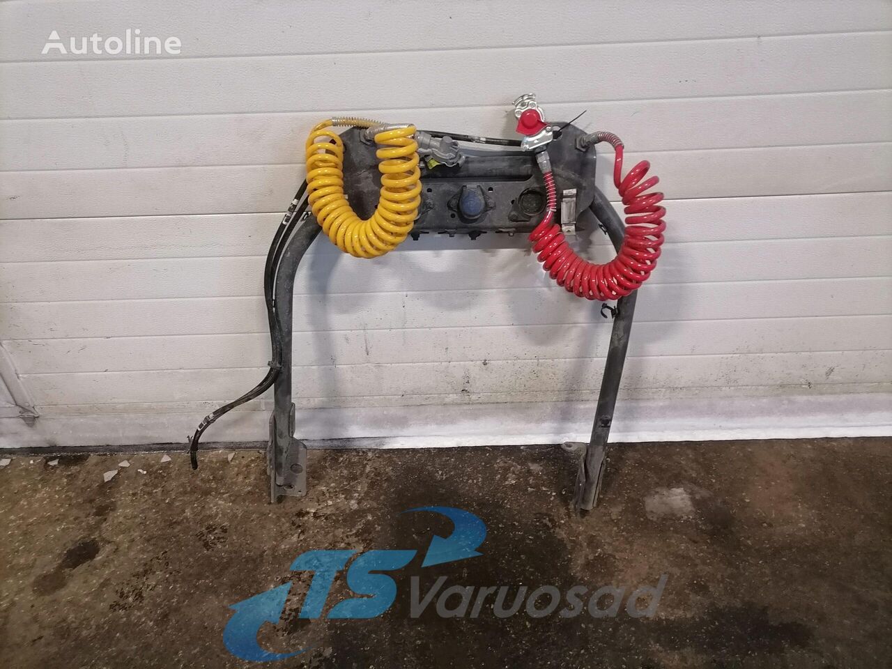 Haagise pistikute kinnitusraam Volvo Kabiini tagune haagise pistikute kinnitusraam 21790555 for Volvo FH truck tractor