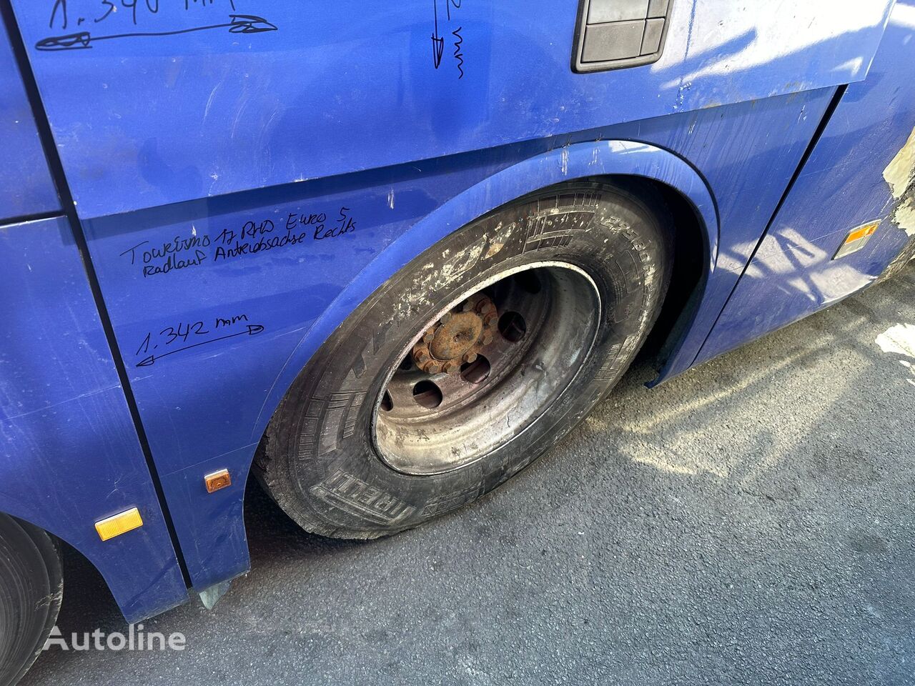 Radlauf hinten rechts oberhalb Antriebsachse Mercedes Tourismo 17 RHD till Mercedes-Benz Tourismo 17 RHD buss