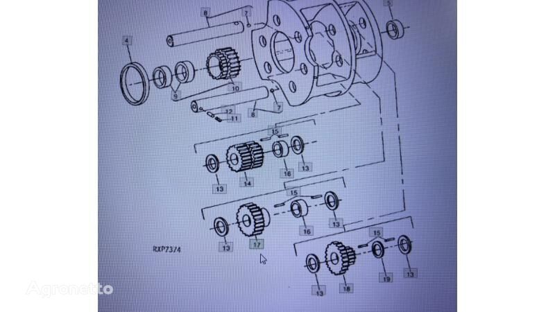 altă piesă de schimb a transmisiei Wałek zębaty R71582 pentru tractor cu roţi John Deere 4555/4755/4955