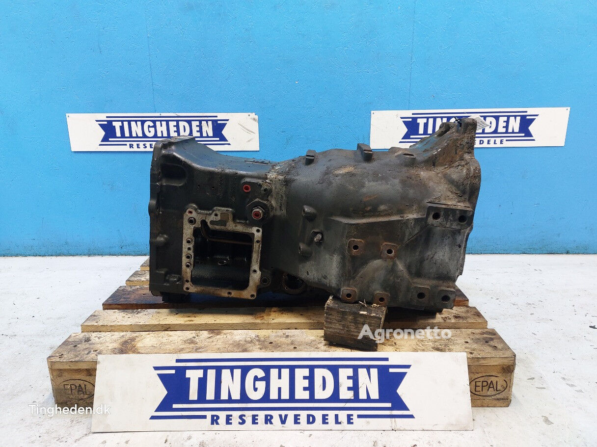 Bagtøjhus other transmission spare part for New Holland T6 wheel tractor