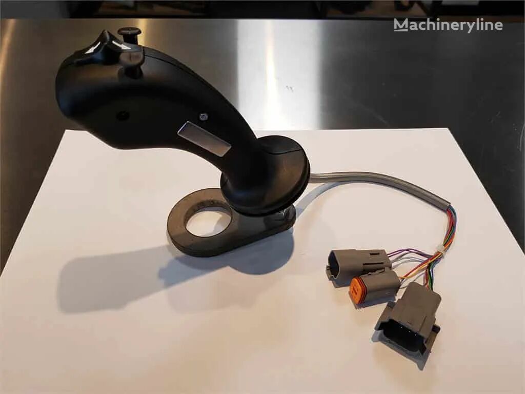 hydraulický joystick na minirýpadla Takeuchi TB135