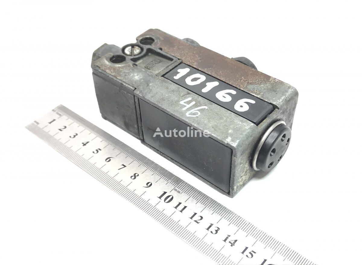 EKS Actros MP2/MP3 1844 (01.02-) 5392900070 pneumatic valve for Mercedes-Benz Actros, Axor MP1, MP2, MP3 (1996-2014) truck tractor - Autoline