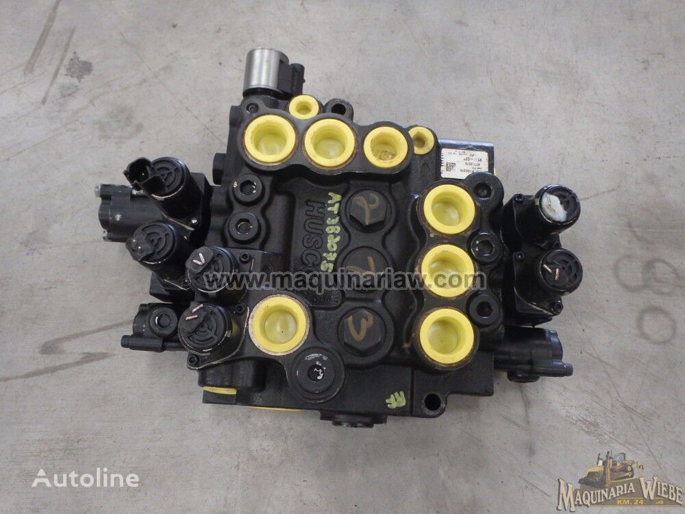 John Deere AT382075 pneumatic valve for John Deere 326D, 328D, 332D, 329E, 333D skid steer