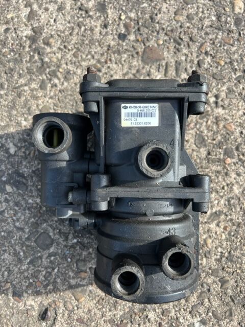 Knorr-Bremse pneumatic valve for MAN truck