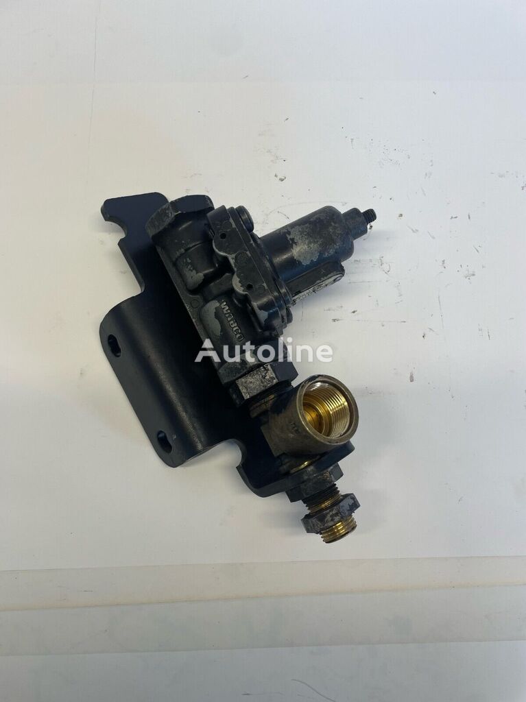 MAN Überlaufventil 81.52110-6092 pneumatic valve for MAN TGX, TGS, TGM, TGL truck tractor