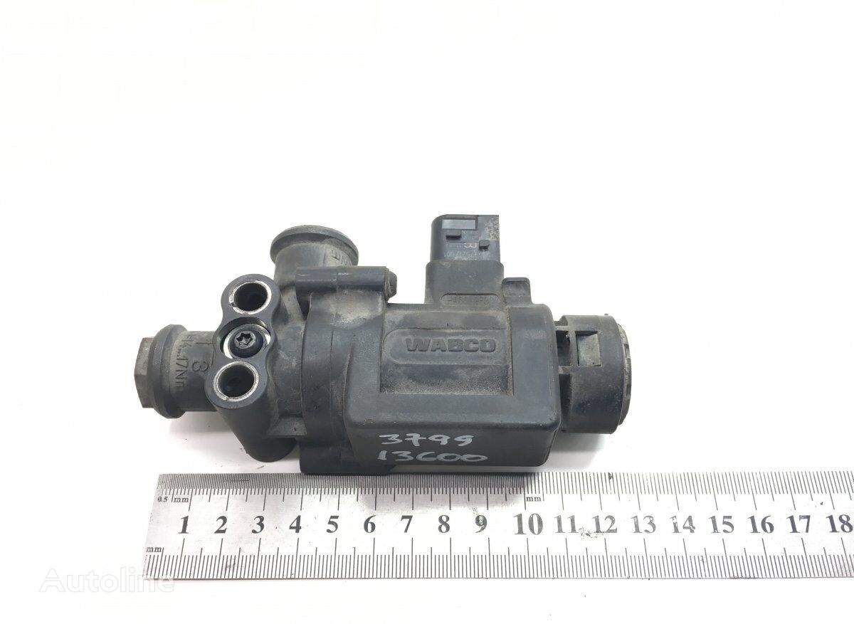 Mercedes-Benz Actros MP2/MP3 1832 (01.02-) pneumatic valve for Mercedes-Benz Actros, Axor MP1, MP2, MP3 (1996-2014) truck tractor