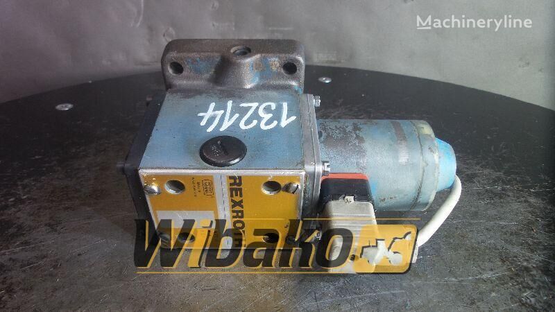 Rexroth 4WE10C11/LG24Z4 pneumatic valve for Fuchs 722M excavator