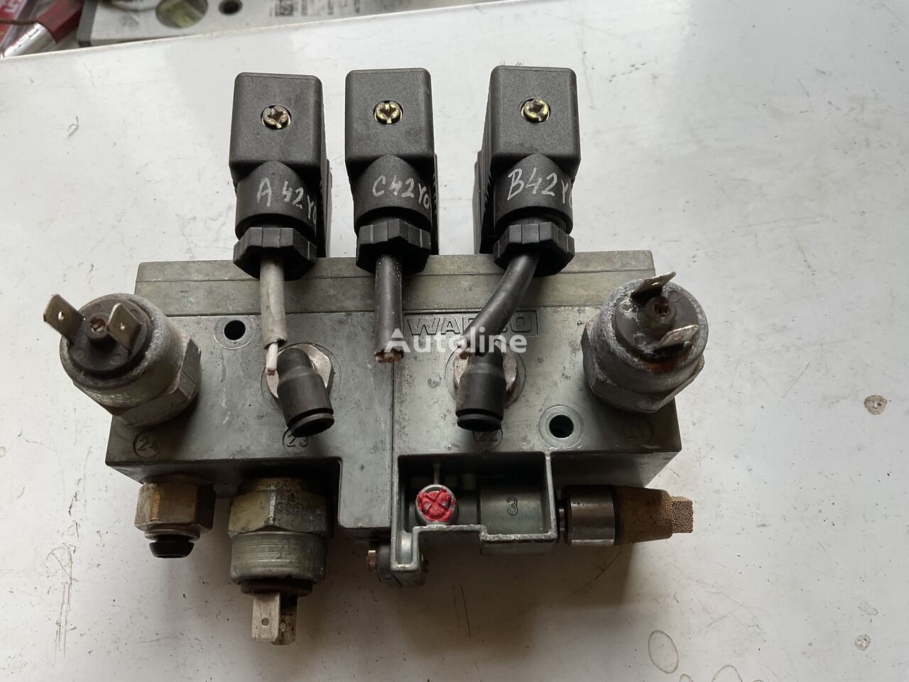 katup pneumatik WABCO - Door Control Valve 4726000220 untuk bus Setra 415 HD