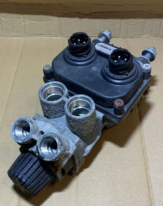 zawór pneumatyczny WABCO main brake valve 0034319506 do ciężarówki Mercedes-Benz Actros mp4