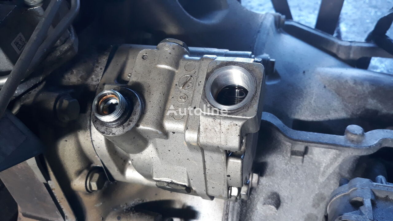 Mercedes-Benz MB power steering pump A9604600280 for Mercedes-Benz Actros MP4  truck tractor