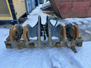 وصلة الربط للمعدات المعلقة Andre DIM hurtigfeste med Gjerstad kilekobling &ndash; Volvo L350 لـ جرافة ذات عجلات Volvo L350