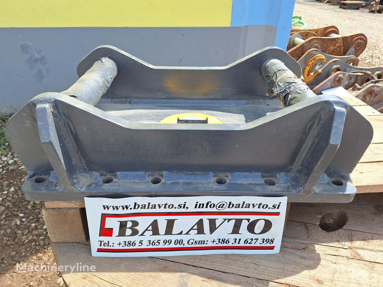 وصلة الربط للمعدات المعلقة Breaker BAT140 attachment plate S60 لـ مطرقة هيدروليكية