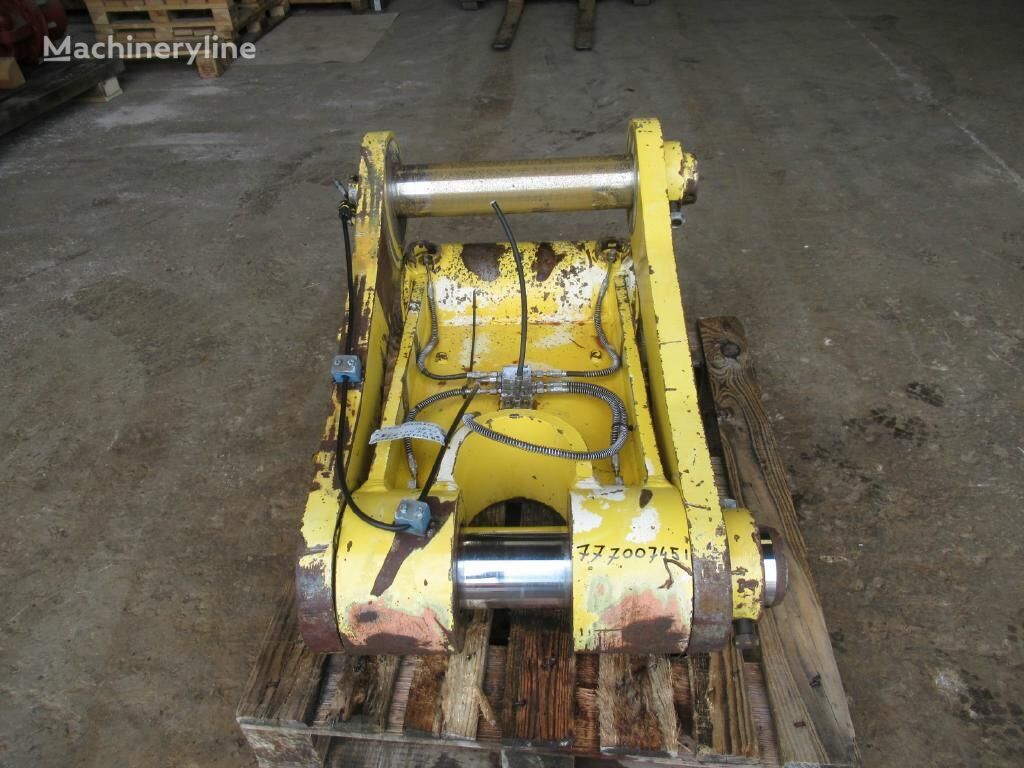 New Holland E485 quick coupler for excavator