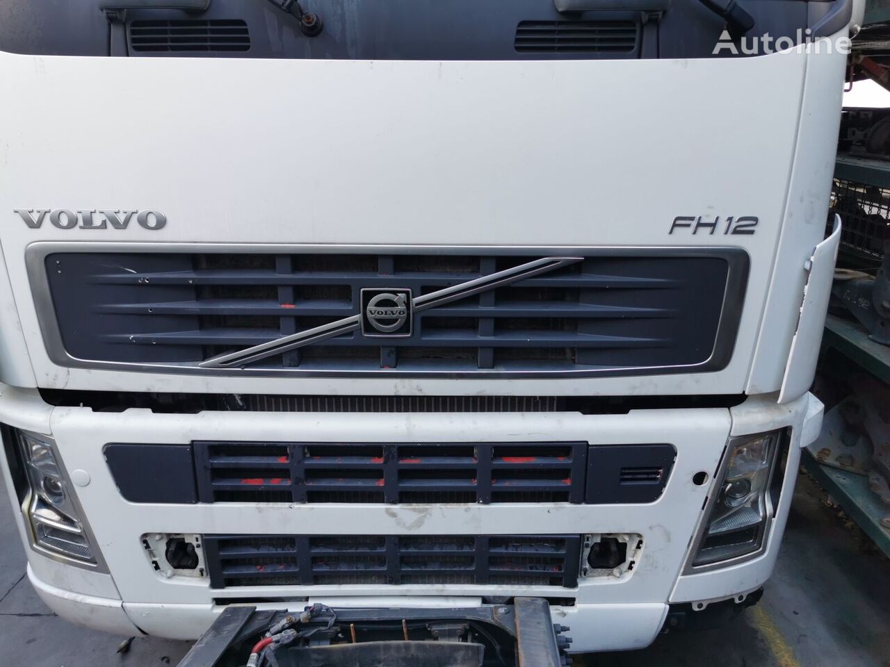 25711 radiator grille for Volvo FH | 05 truck