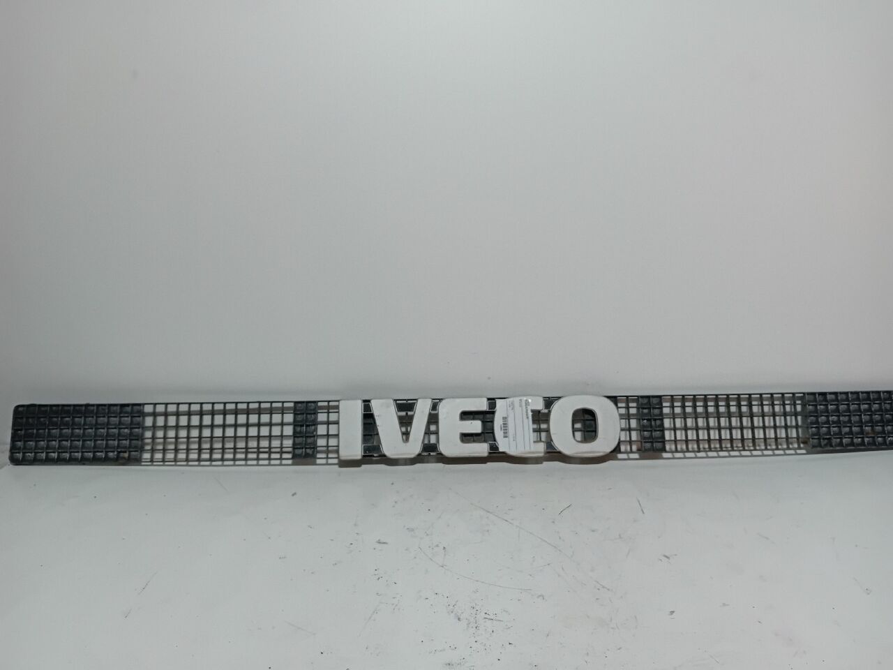 8142429 radiator grill voor IVECO EuroTech MP | 92 vrachtwagen - Autoline