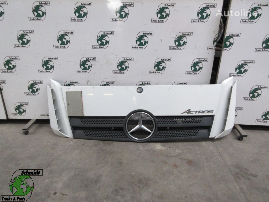 شبكة المبرد Mercedes-Benz A 960 750 06 18 / A 960 750 04 09 GRILLE MP4 لـ الشاحنات