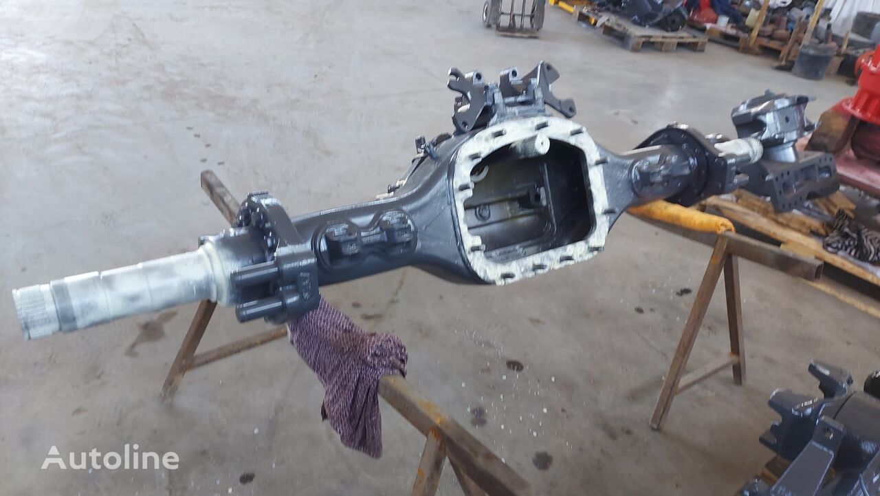 Scania Obudowa mostu Przelotowego Middle axle housing Antriebsachsgehäu eje trasero para Scania Obudowa mostu Przelotowego Middle axle housing Antriebsachsgehäuse SCANIA AD1100P + RBP730 6x4 8x4 6x6 camión