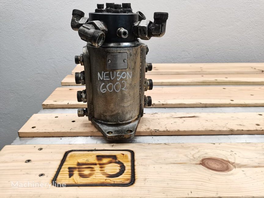 réducteur Neuson 6002 Kolumna obrotu pour mini-pelle