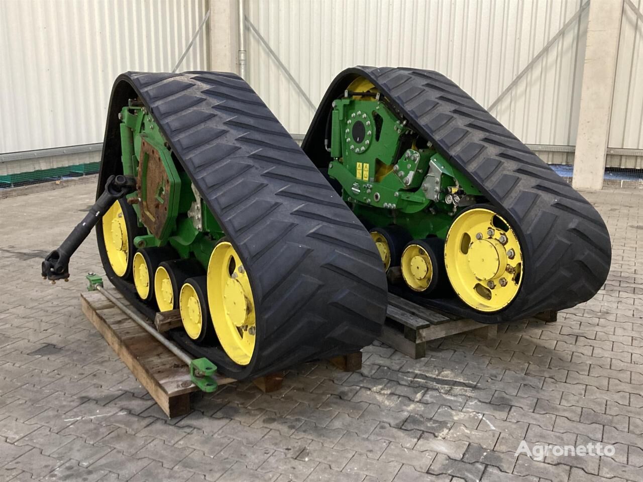 gumijas kāpurķēde paredzēts John Deere T670 kāpurķēžu traktora